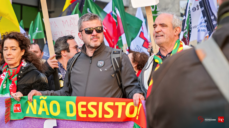 Ruas de Lisboa e Porto receberam novo protesto dos professores pelo reconhecimento e valorização da carreira